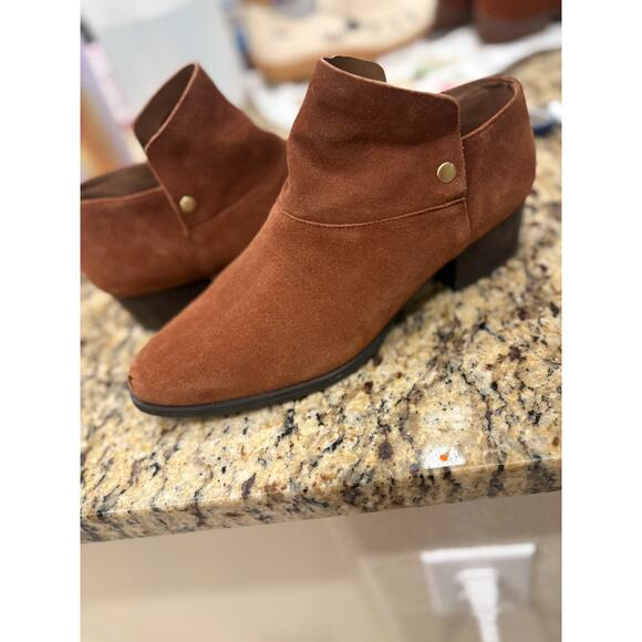 Aerosoles Women's Diane Ankle Brown Suede Booties Size 8 - Picture 3 of 7